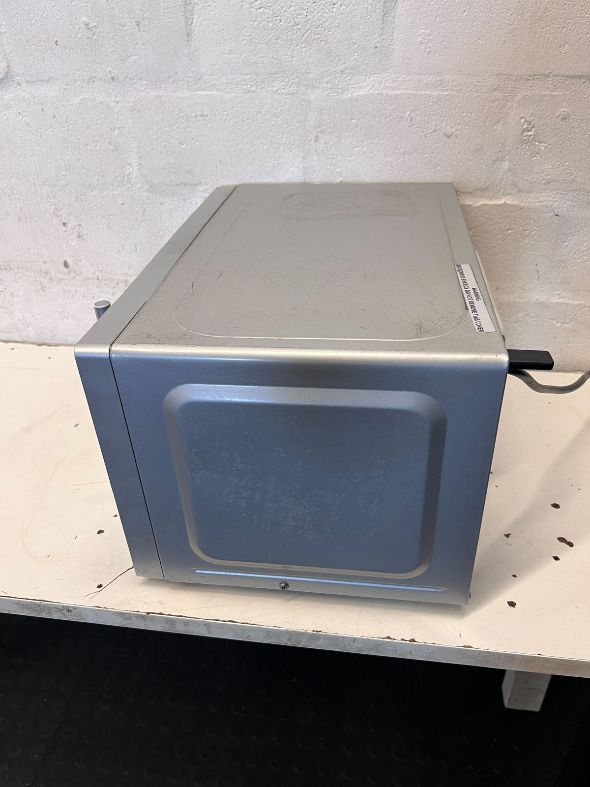 Russell Hobbs Microwave Oven - Sleek Silver Finish - has rust - 2ndhandwarehouse.com