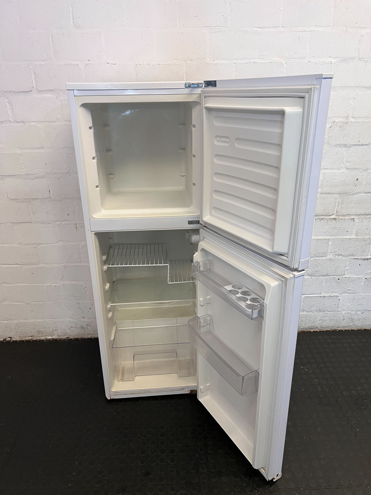 KIC Compact White Fridge Freezer - Ideal for Small Spaces! - 2ndhandwarehouse.com