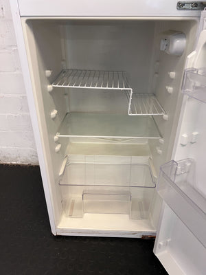 KIC Compact White Fridge Freezer - Ideal for Small Spaces! - 2ndhandwarehouse.com