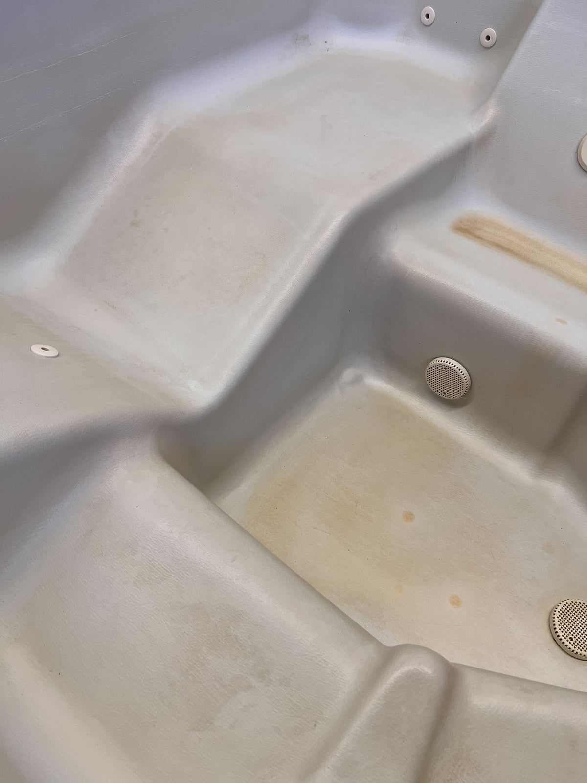 Superior Spa Jacuzzi – Fully Equipped Freestanding 4-Seater with Pump, Heater & Bubbler