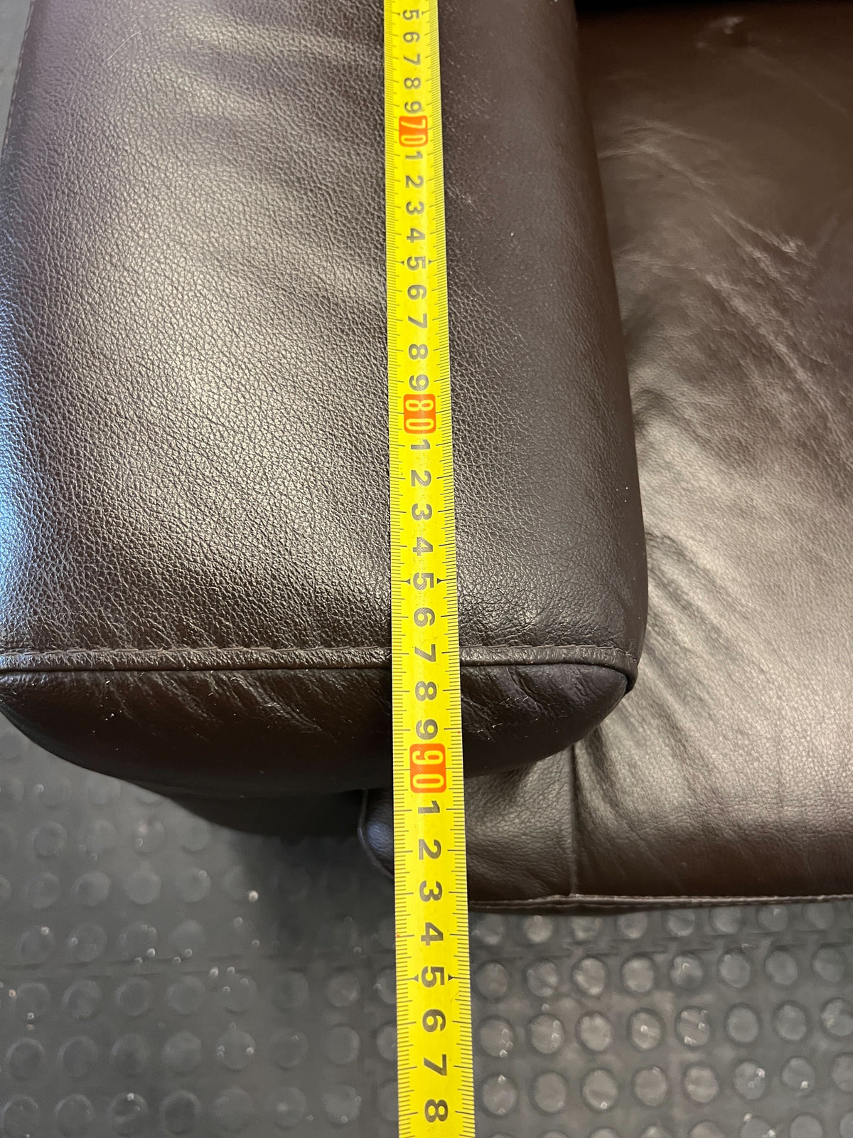 Comfy Brown Leather 2-Seater Sofa - 2ndhandwarehouse.com