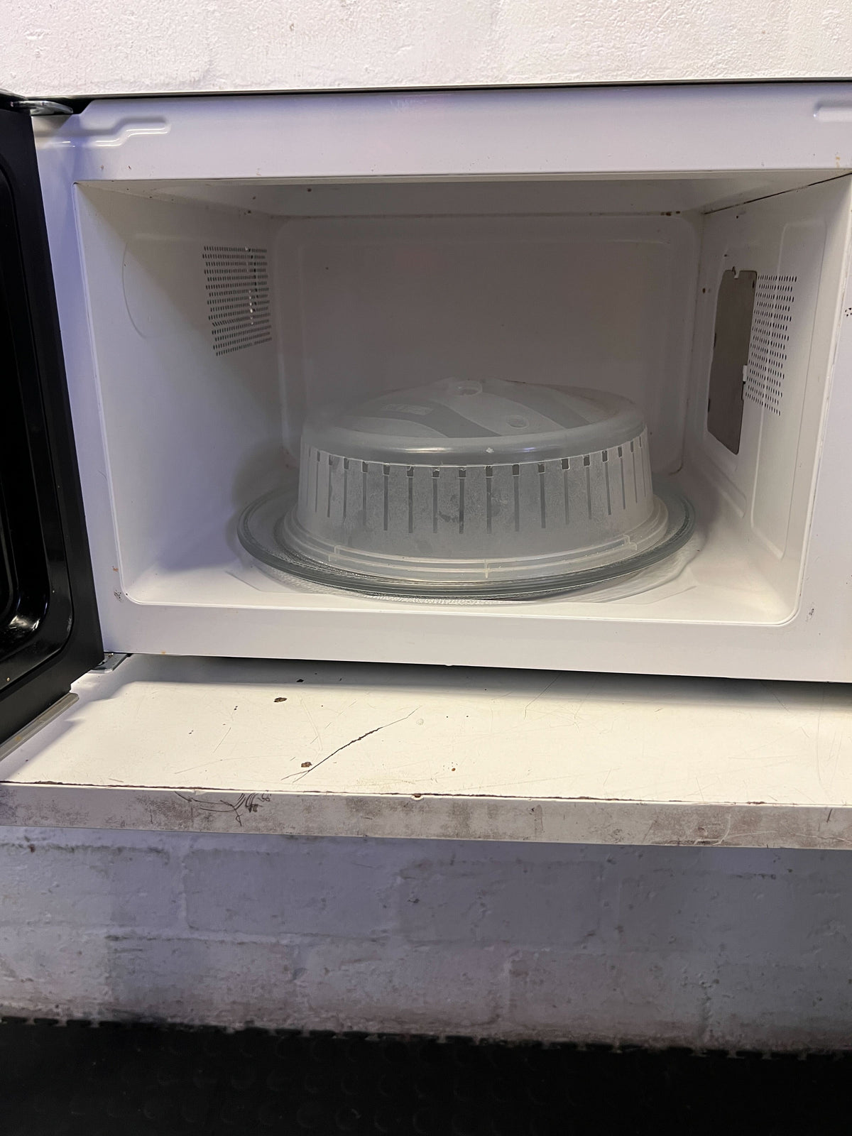 Logic Silver & Black Microwave Oven