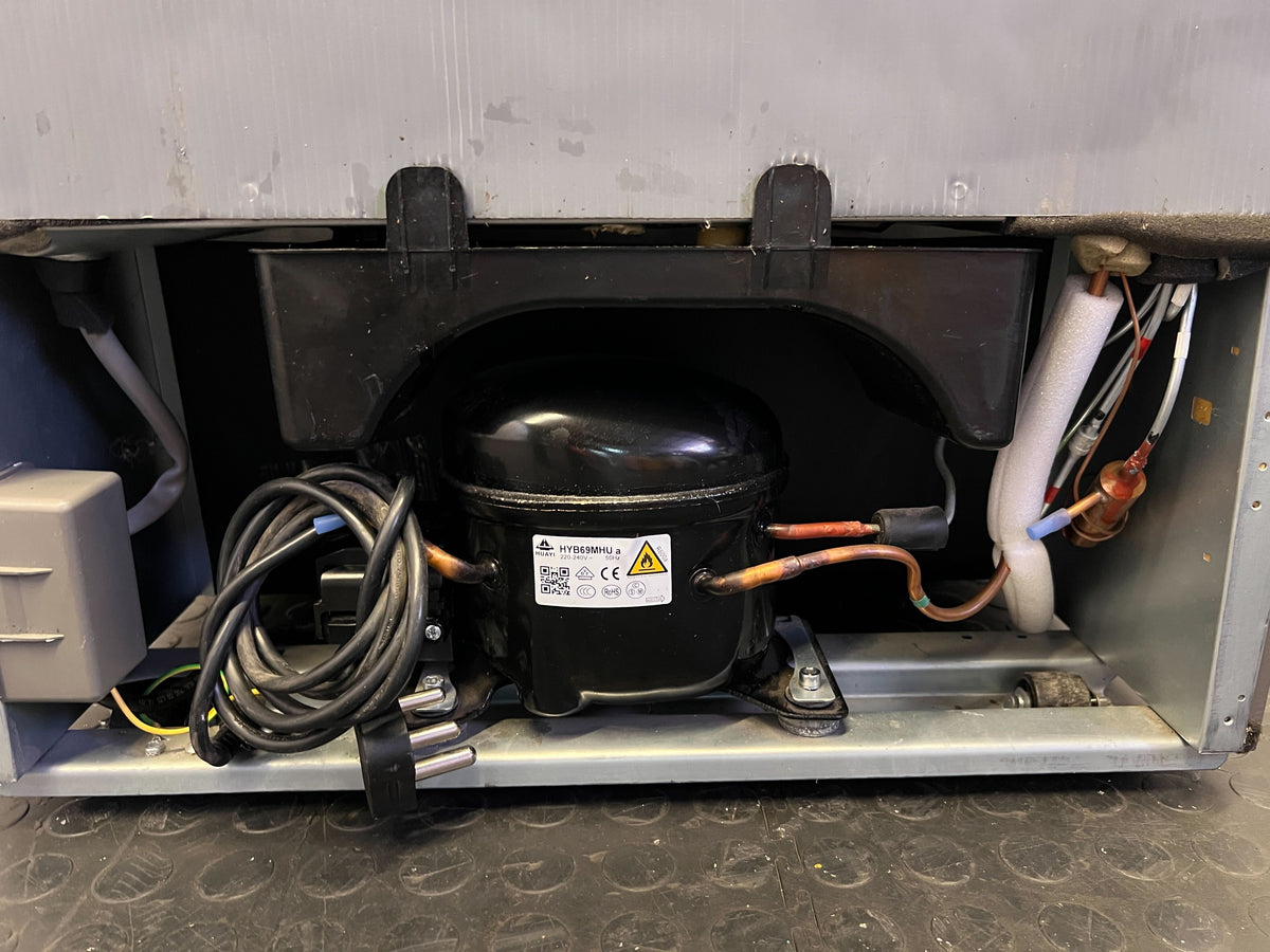 Hisense Dark Grey Fridge Freezer - Reliable & Modern Cooling