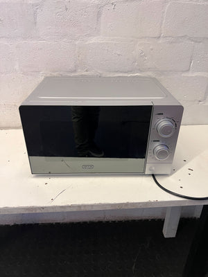 Compact Silver Microwave Oven - Quick Meals Made Easy! ✨