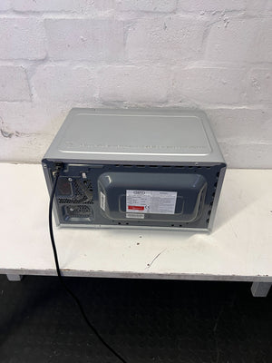 Compact Silver Microwave Oven - Quick Meals Made Easy! ✨