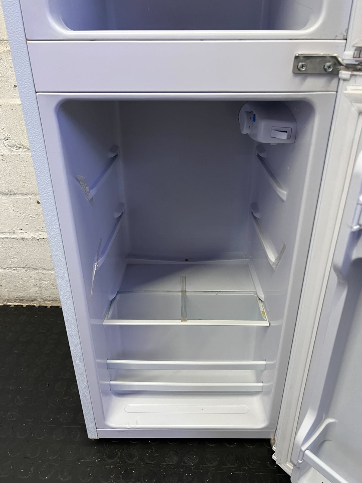 Goldair White Top Freezer Fridge - Compact & Efficient