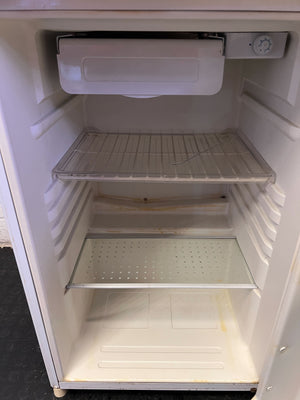Compact Singer SBF140 White Freezer