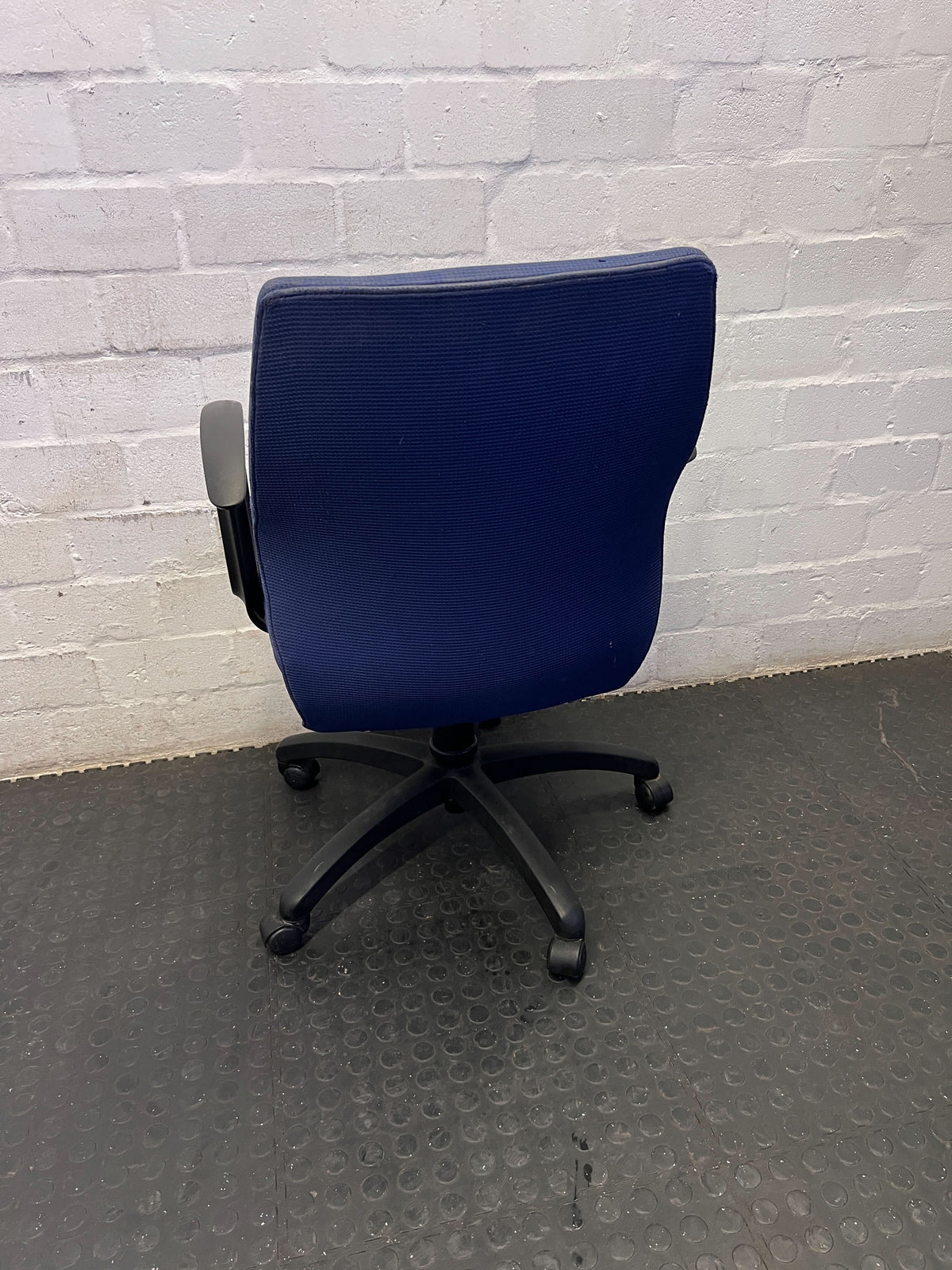 Comfortable Blue Swivel Office Chair