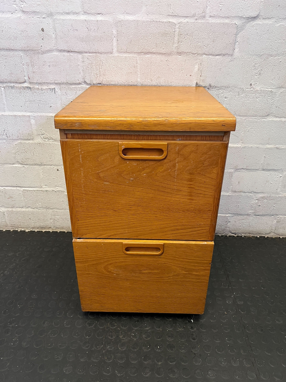 Vintage Oak Finish 2-Drawer Mobile Storage Cabinet ✨