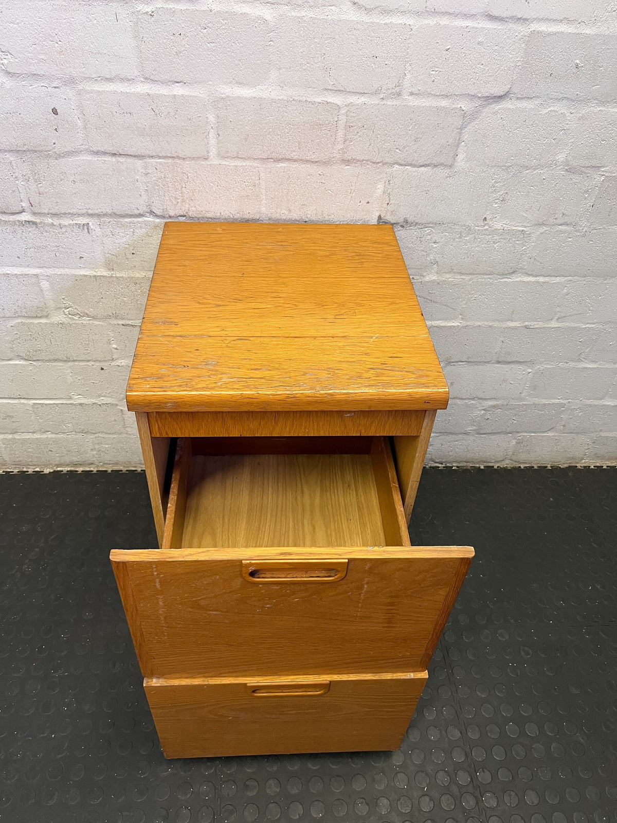 Vintage Oak Finish 2-Drawer Mobile Storage Cabinet ✨
