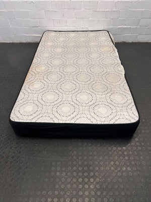 Comfortable 3/4 Mattress with Unique Design - Rip on side