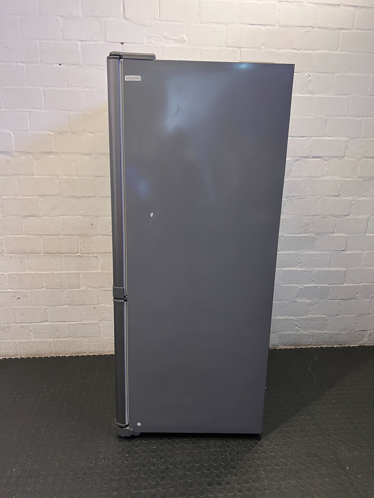 Sleek Samsung Bottom Freezer Fridge - Water Dispenser Included