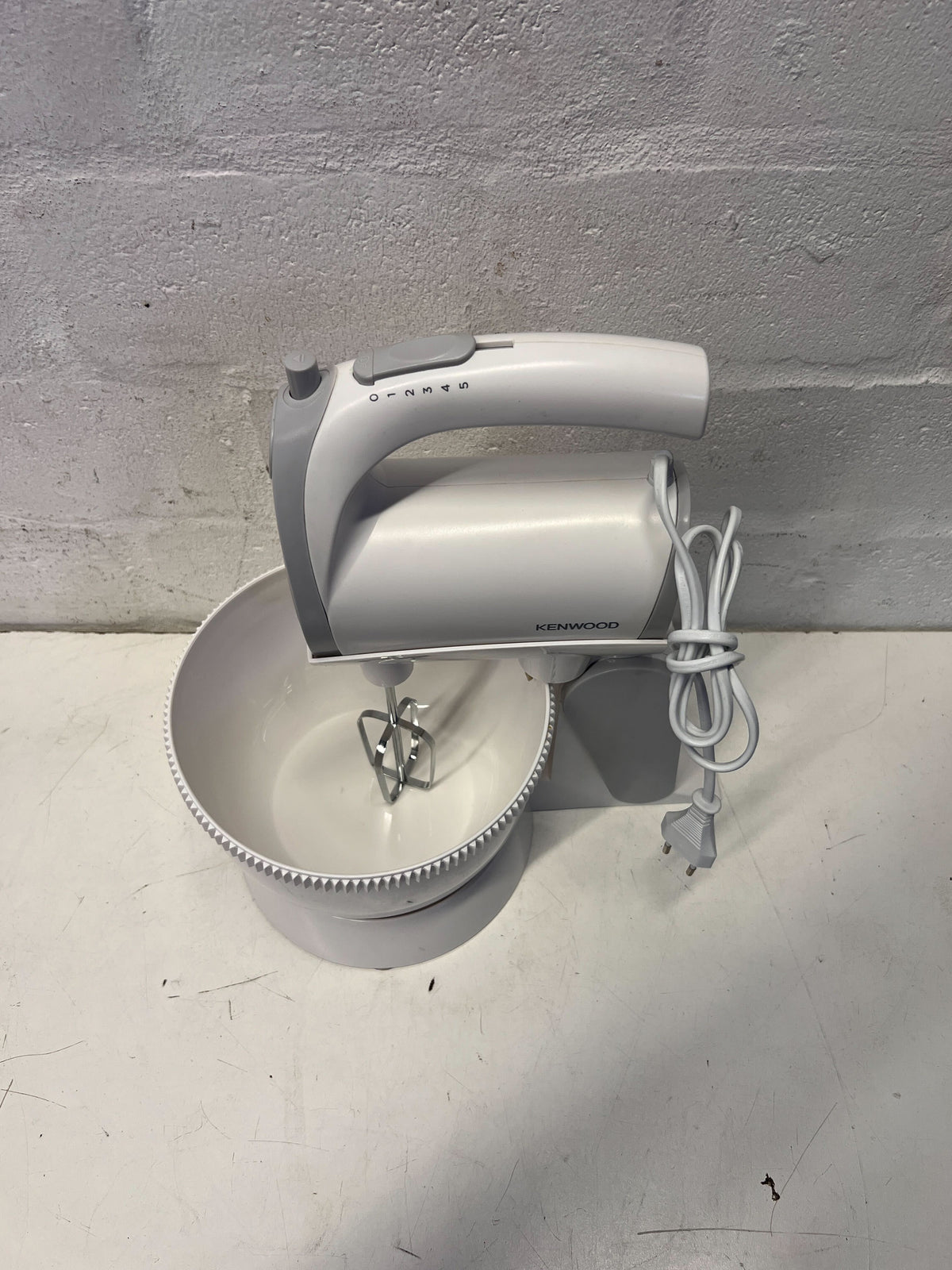 Kenwood Stand Mixer with Bowl - Baking Essential! - 2ndhandwarehouse.com