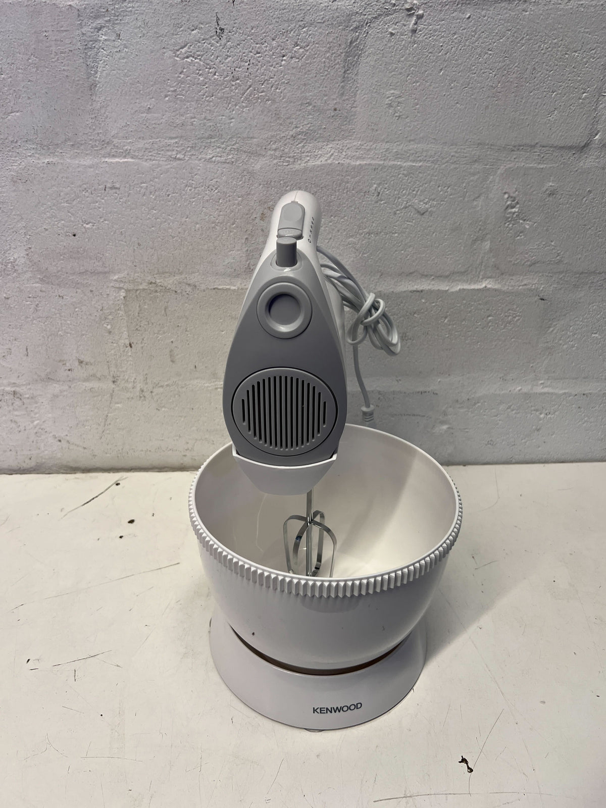 Kenwood Stand Mixer with Bowl - Baking Essential! - 2ndhandwarehouse.com