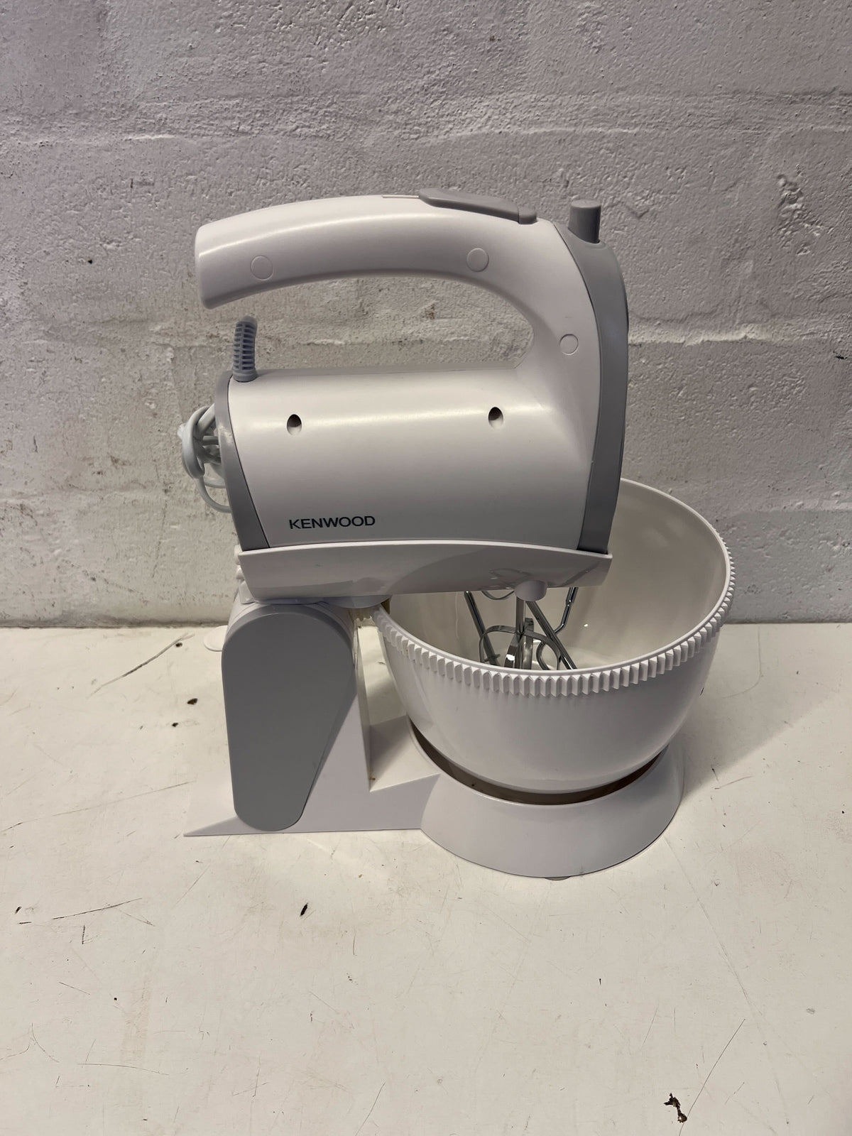 Kenwood Stand Mixer with Bowl - Baking Essential! - 2ndhandwarehouse.com