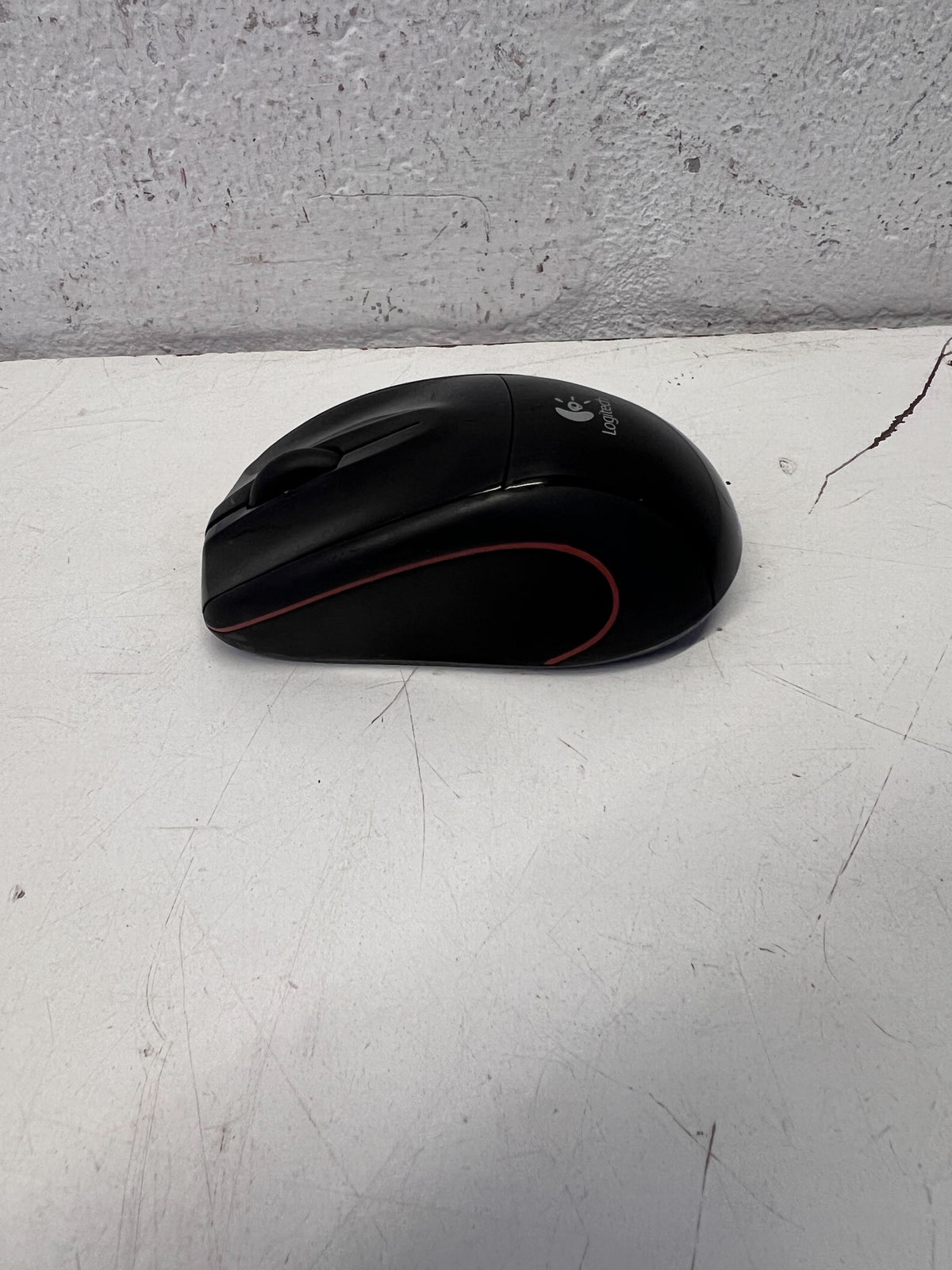 Logitech Wireless Optical Mouse - Reliable & Compact - 2ndhandwarehouse.com