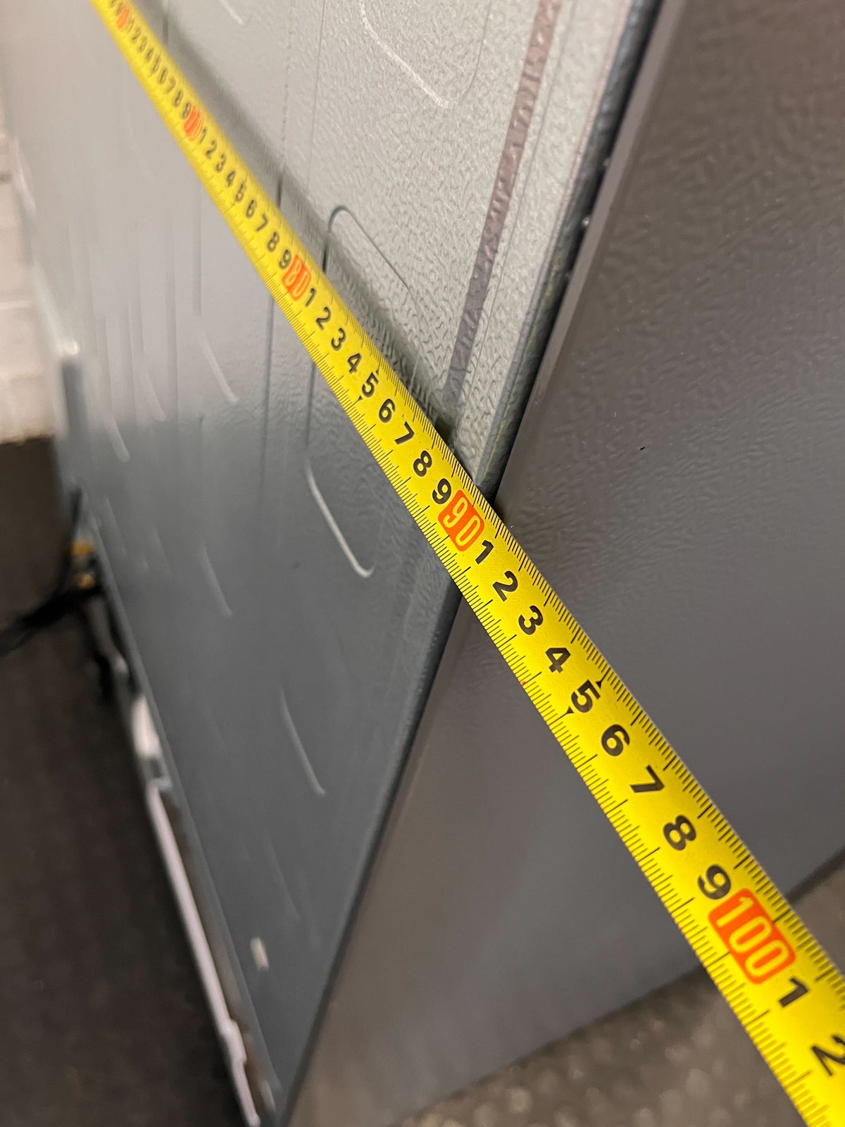 Modern Hisense Side-by-Side Fridge Freezer - Dark Grey Finish - 2ndhandwarehouse.com