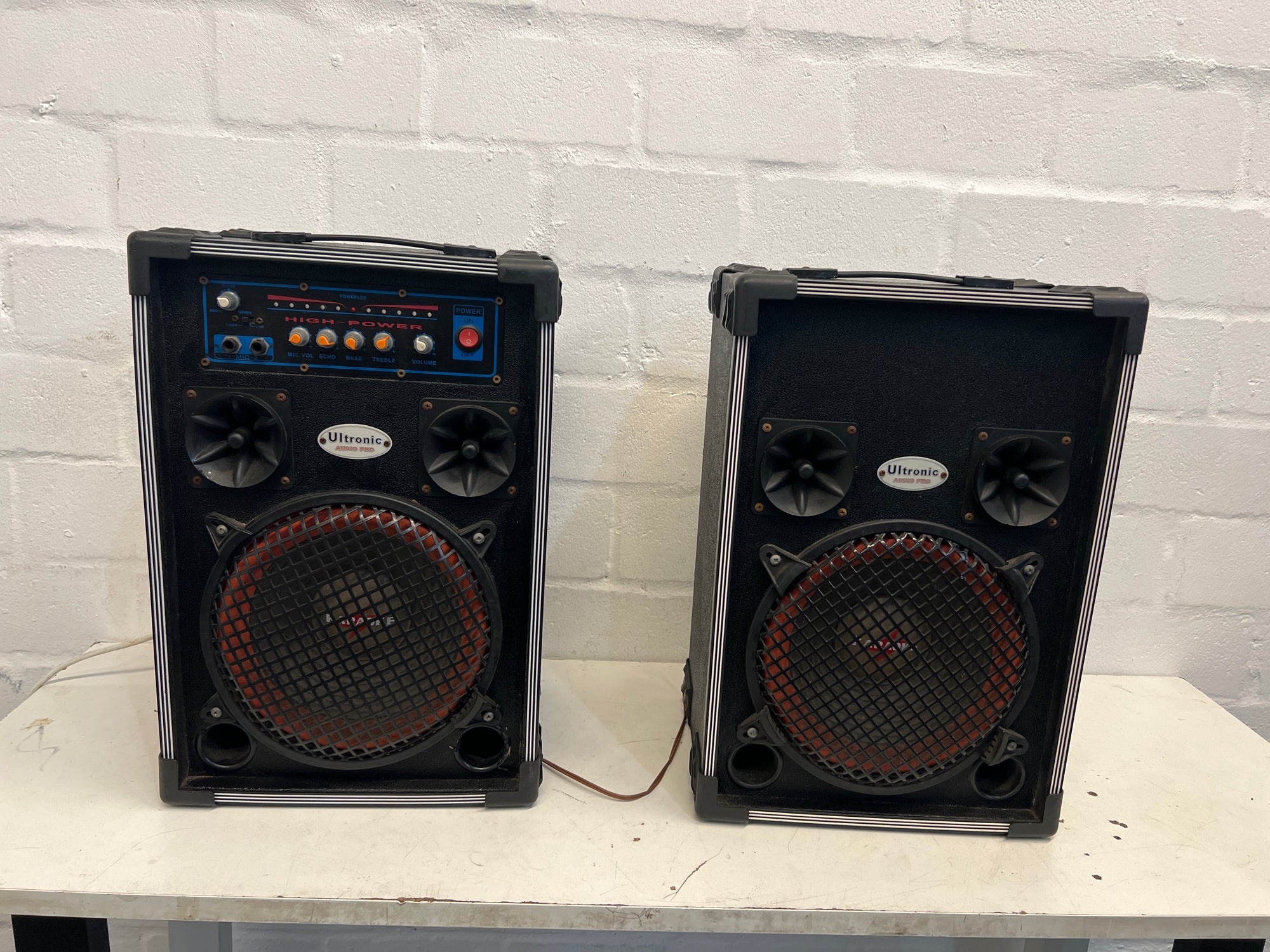 Ultronic Audio Pro Stereo Speakers - No sound coming from both speakers-REDUCED