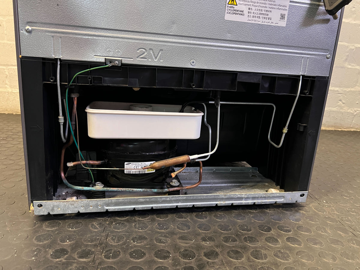 Samsung Silver Fridge-Freezer with Water Dispenser