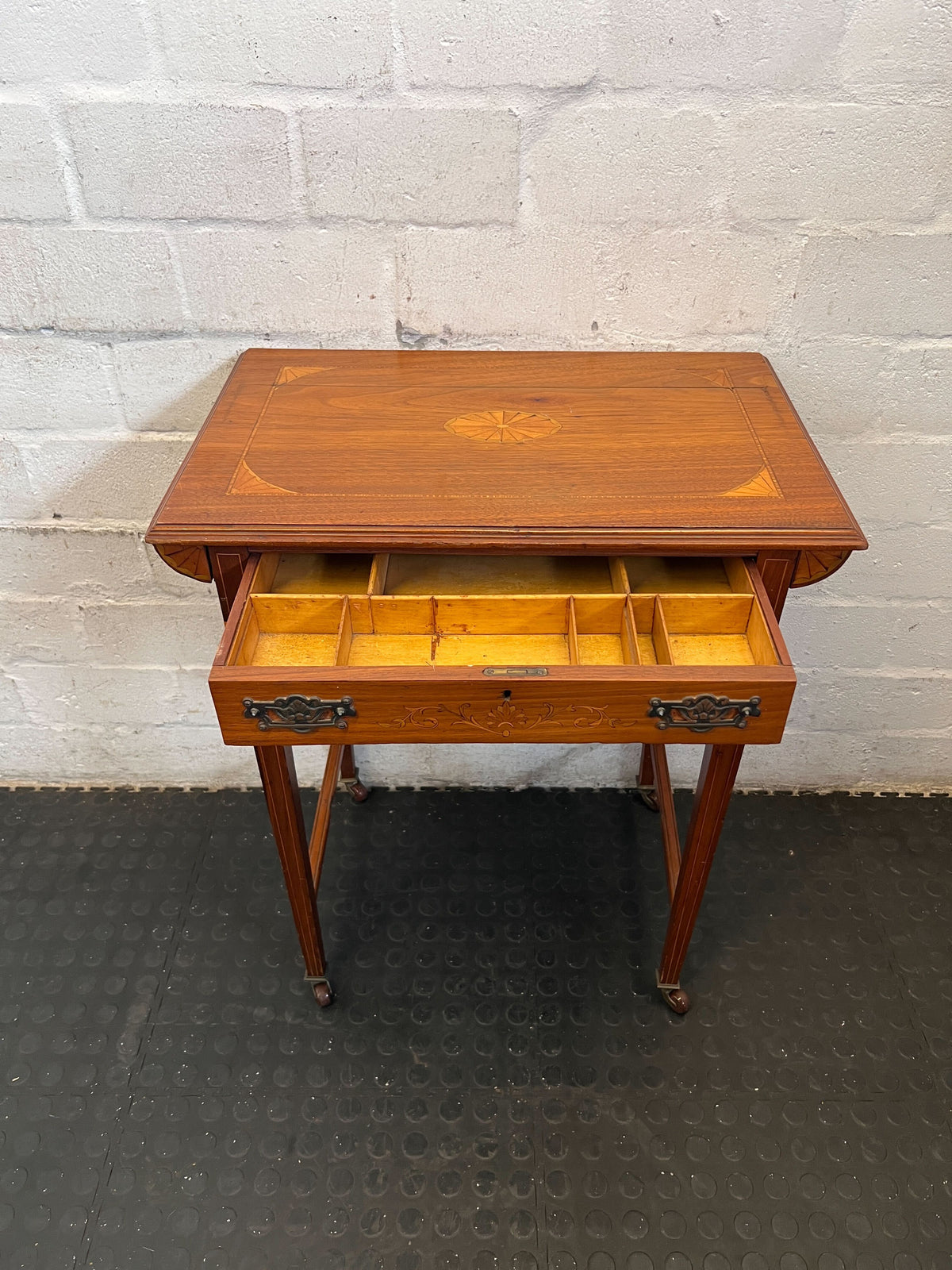 Elegant Vintage Inlaid Sewing / Side Table with Storage 🧵