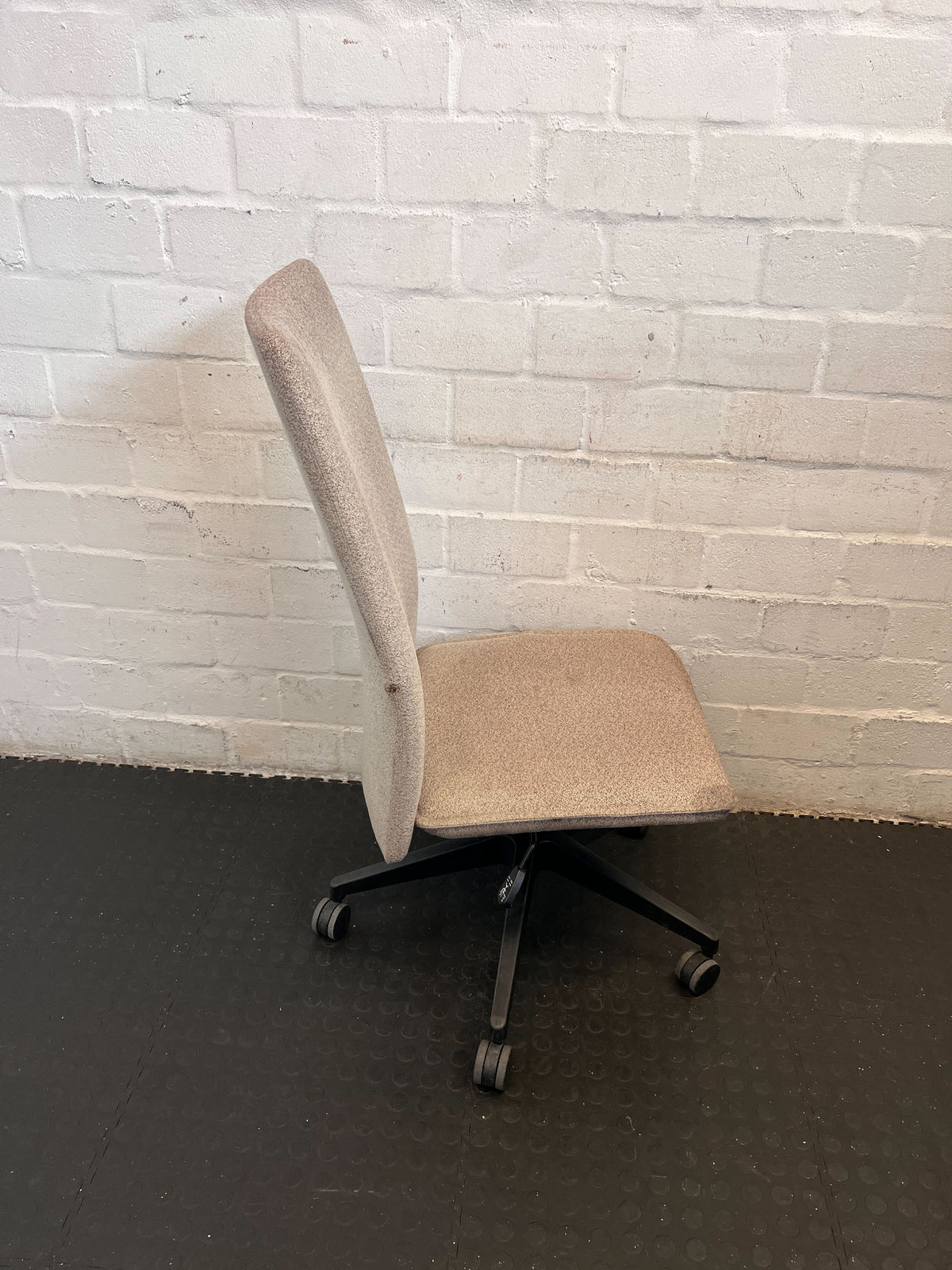 Stylish Tan Fabric Office Chair with Wheels