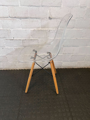 Modern Clear Polycarbonate Dining Chair with Wooden Legs