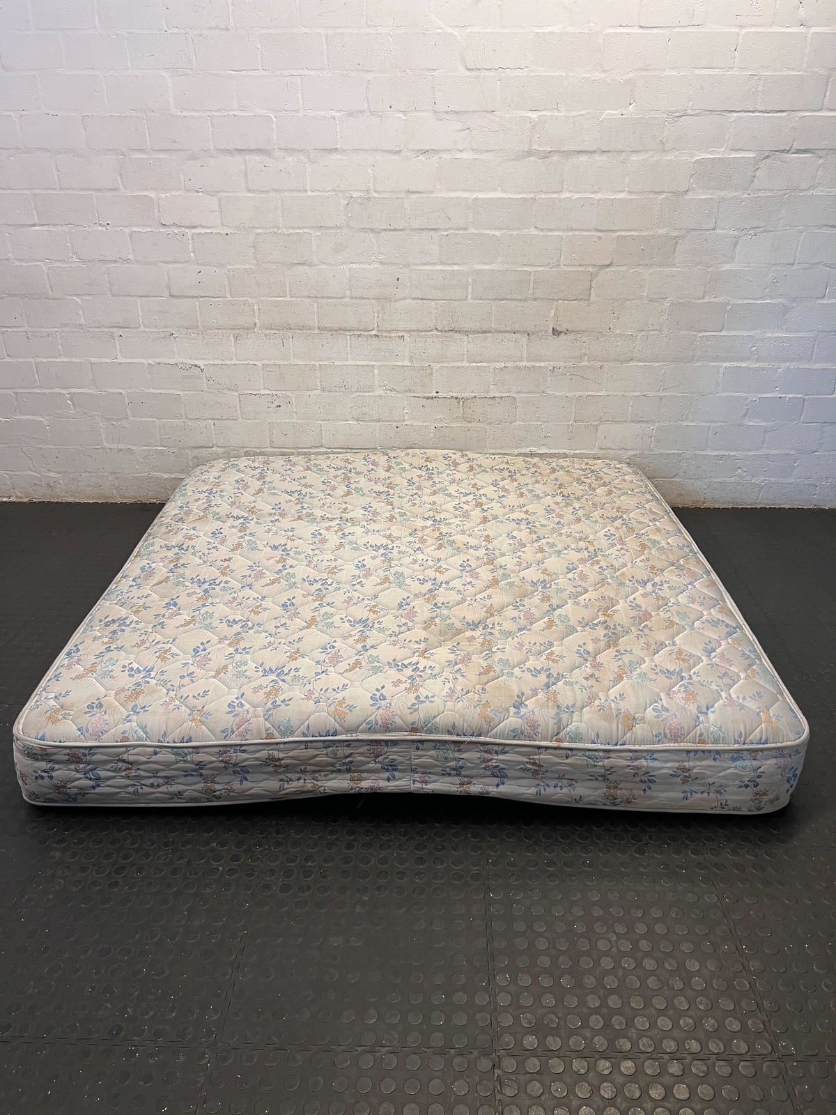 Cozy Floral Pattern Used Mattress - king size - 2ndhandwarehouse.com