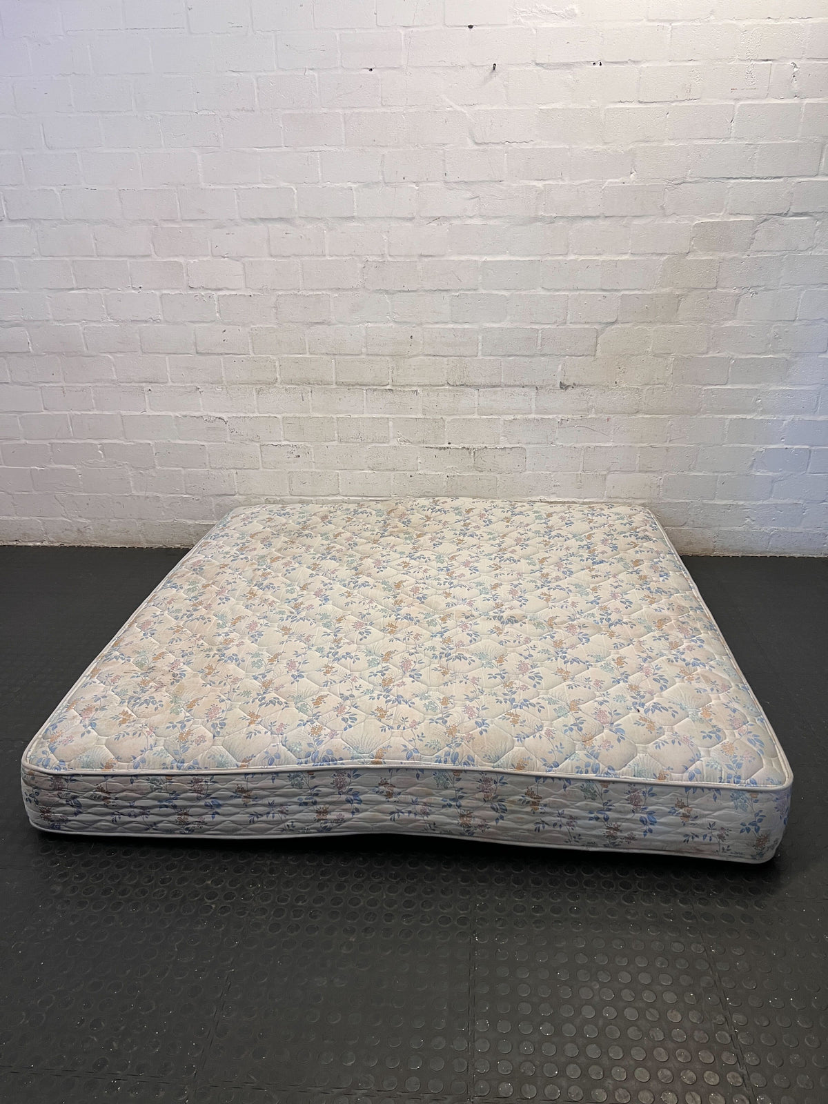 Cozy Floral Pattern Used Mattress - king size - 2ndhandwarehouse.com
