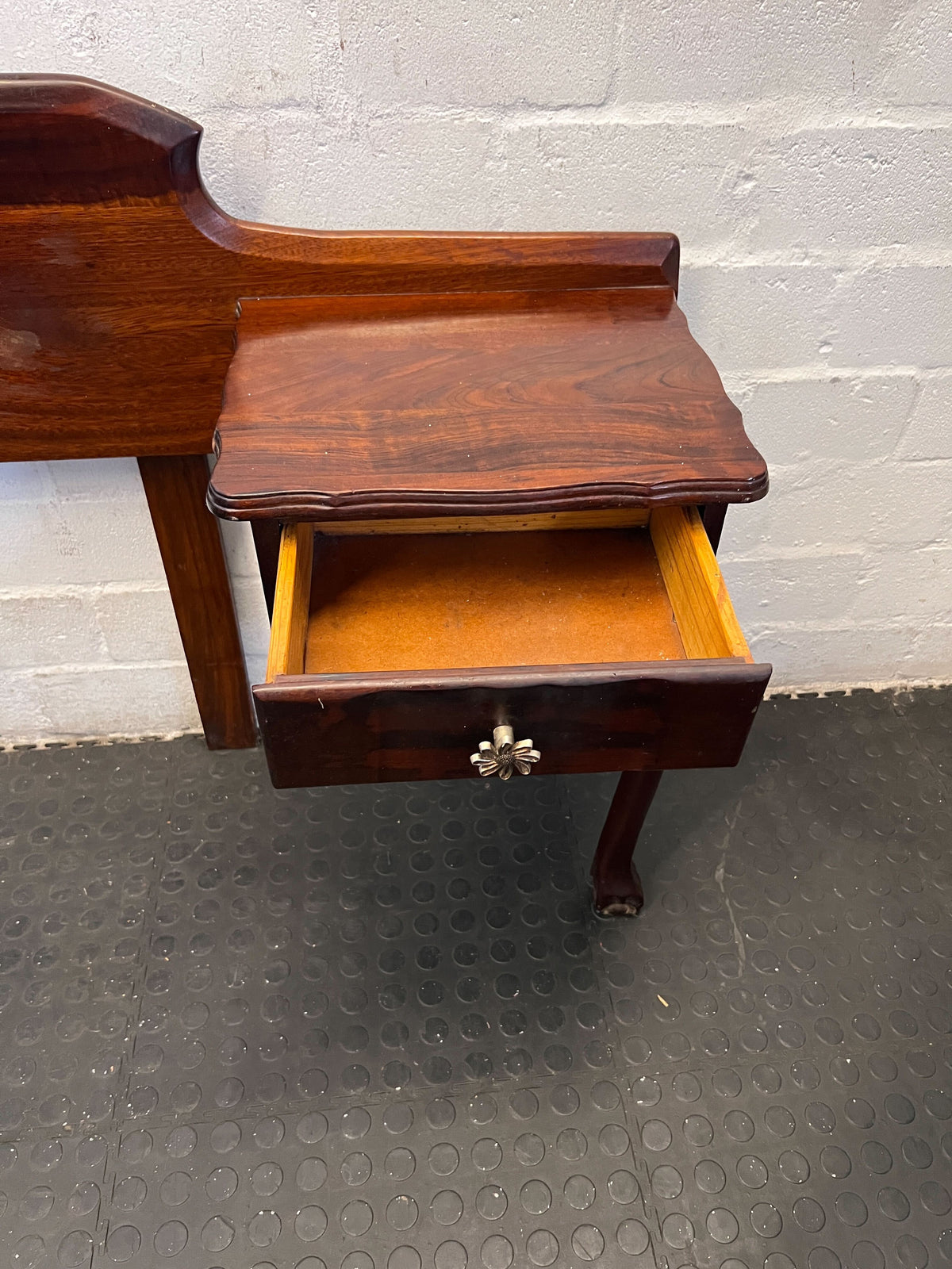 Elegant Vintage Wooden Headboard with Integrated Bedside Tables