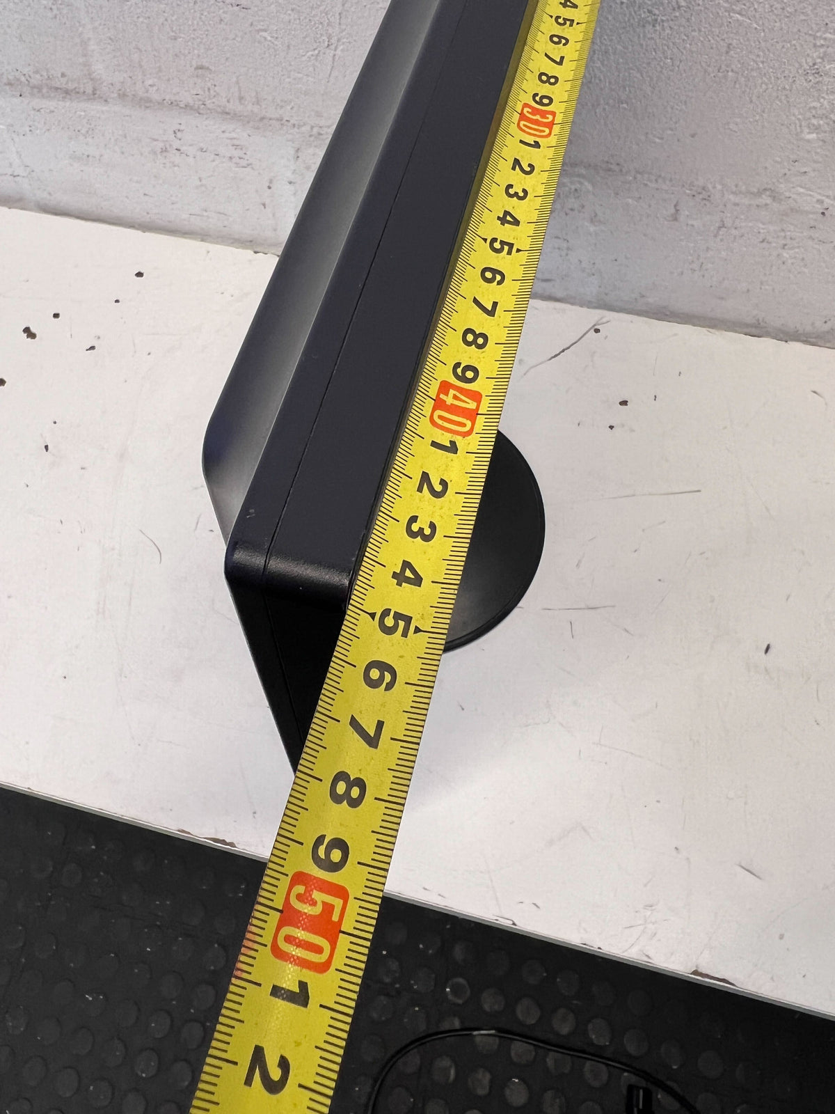 LG Flatron 19" LCD Monitor - Black - Has Lines On the Screen