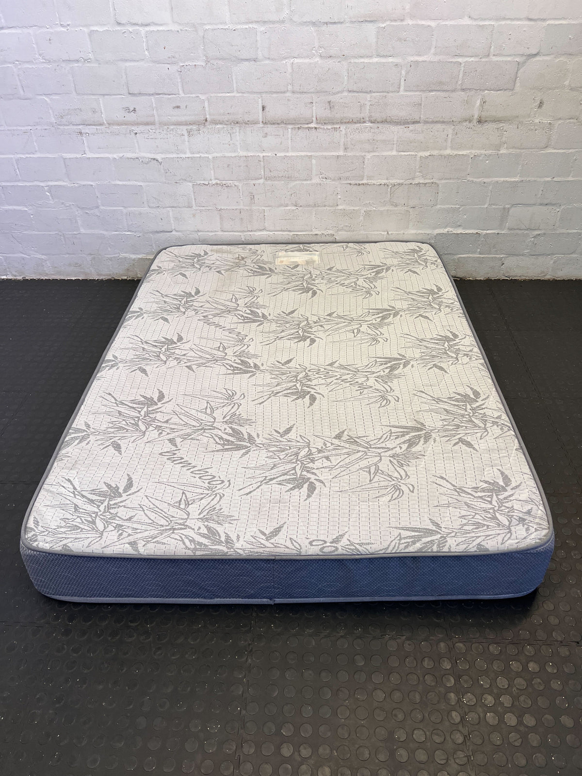 Comfortable Twin Mattress with Soft Floral Design - Good Condition - 2ndhandwarehouse.com
