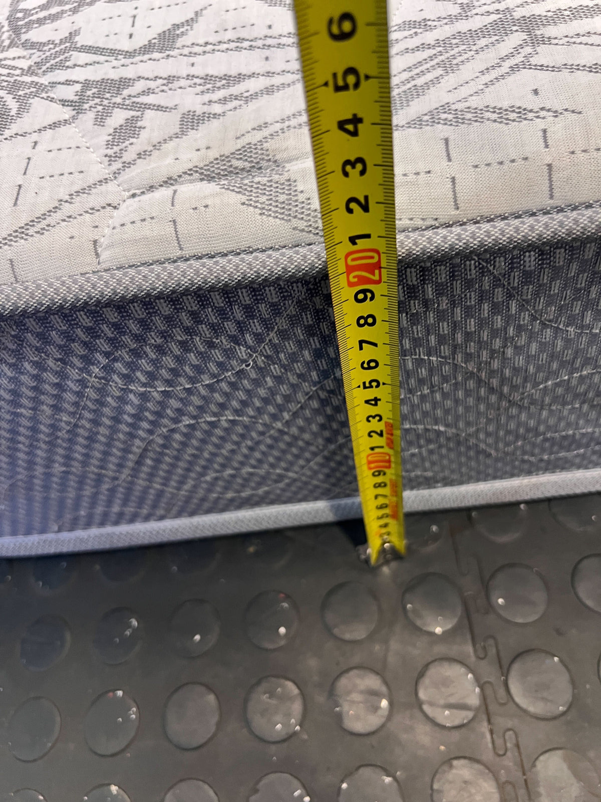 Comfortable Twin Mattress with Soft Floral Design - Good Condition - 2ndhandwarehouse.com