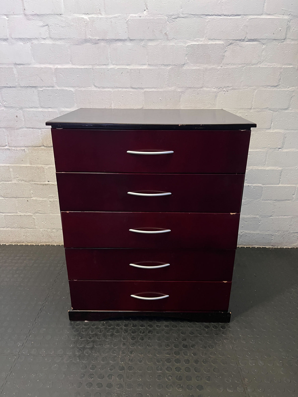Sleek Burgundy 5-Drawer Dresser with Black Top