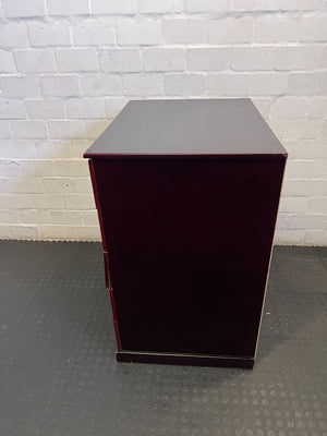 Sleek Burgundy 5-Drawer Dresser with Black Top