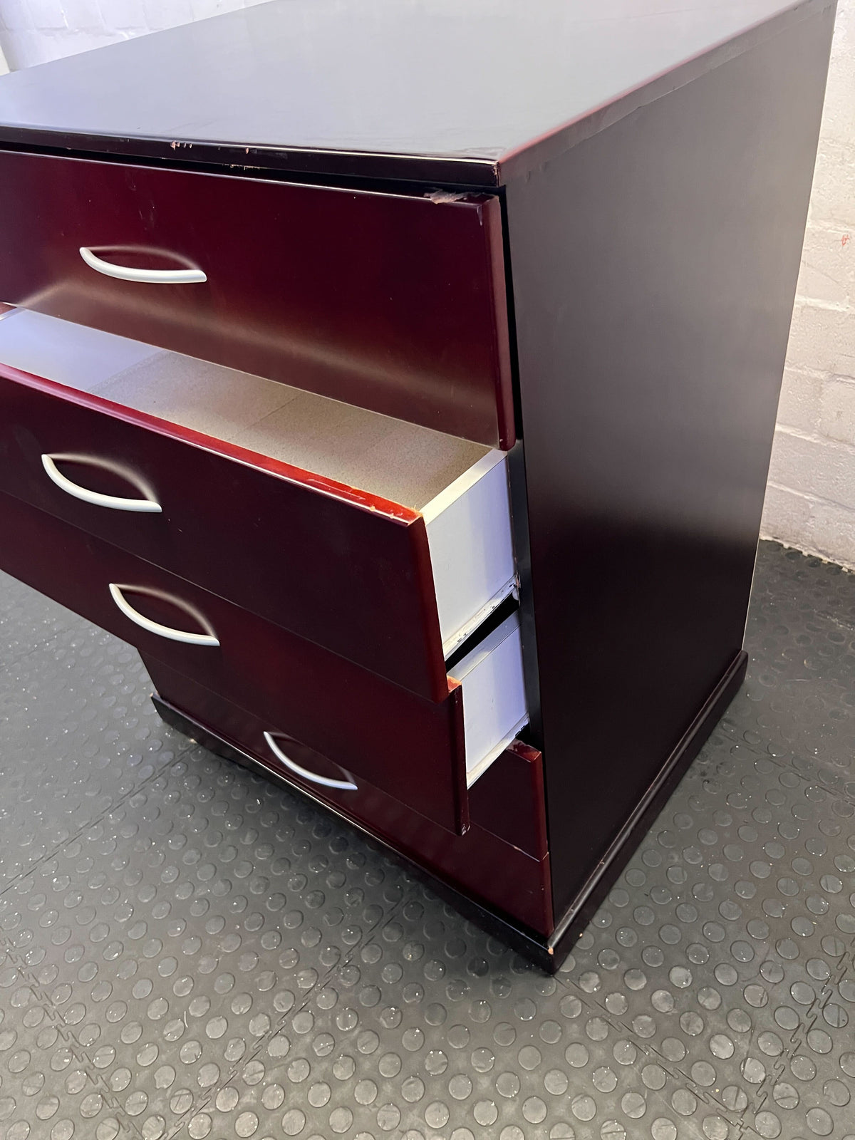 Sleek Burgundy 5-Drawer Dresser with Black Top