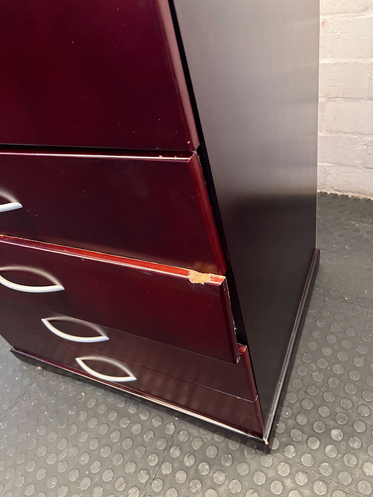 Sleek Burgundy 5-Drawer Dresser with Black Top