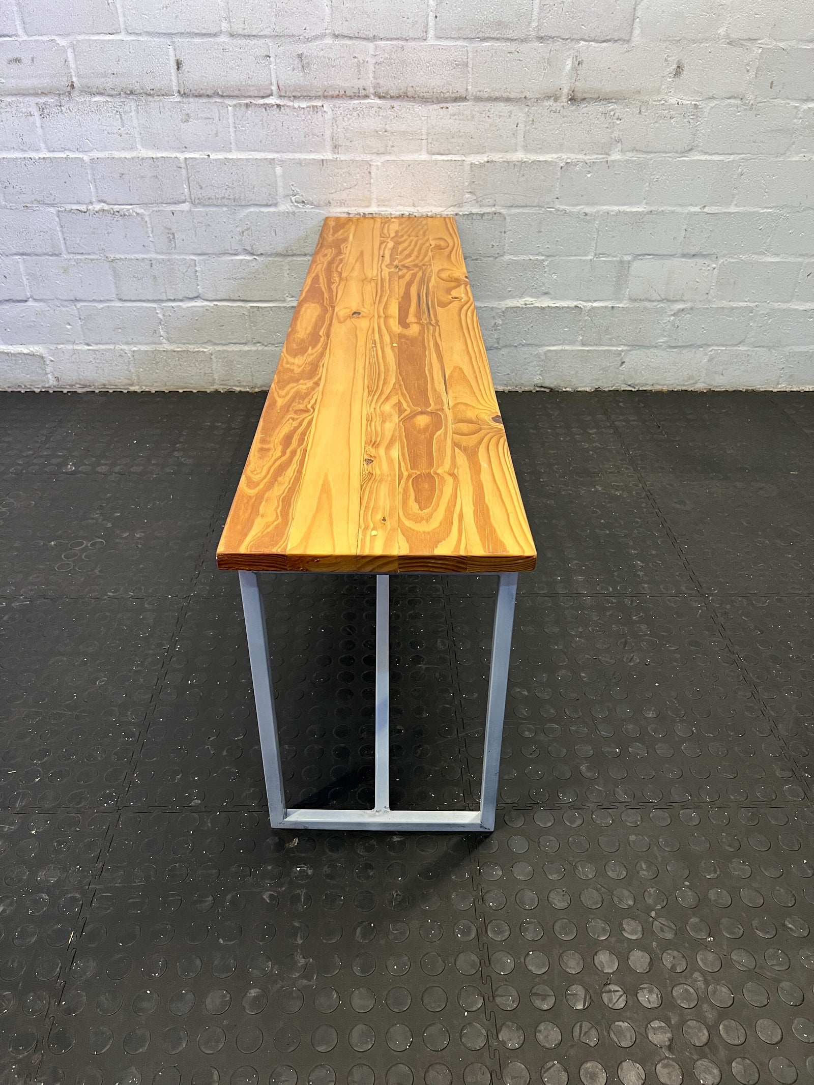 Stylish Solid Wood Bench with Metal Frame – Minor Scratches