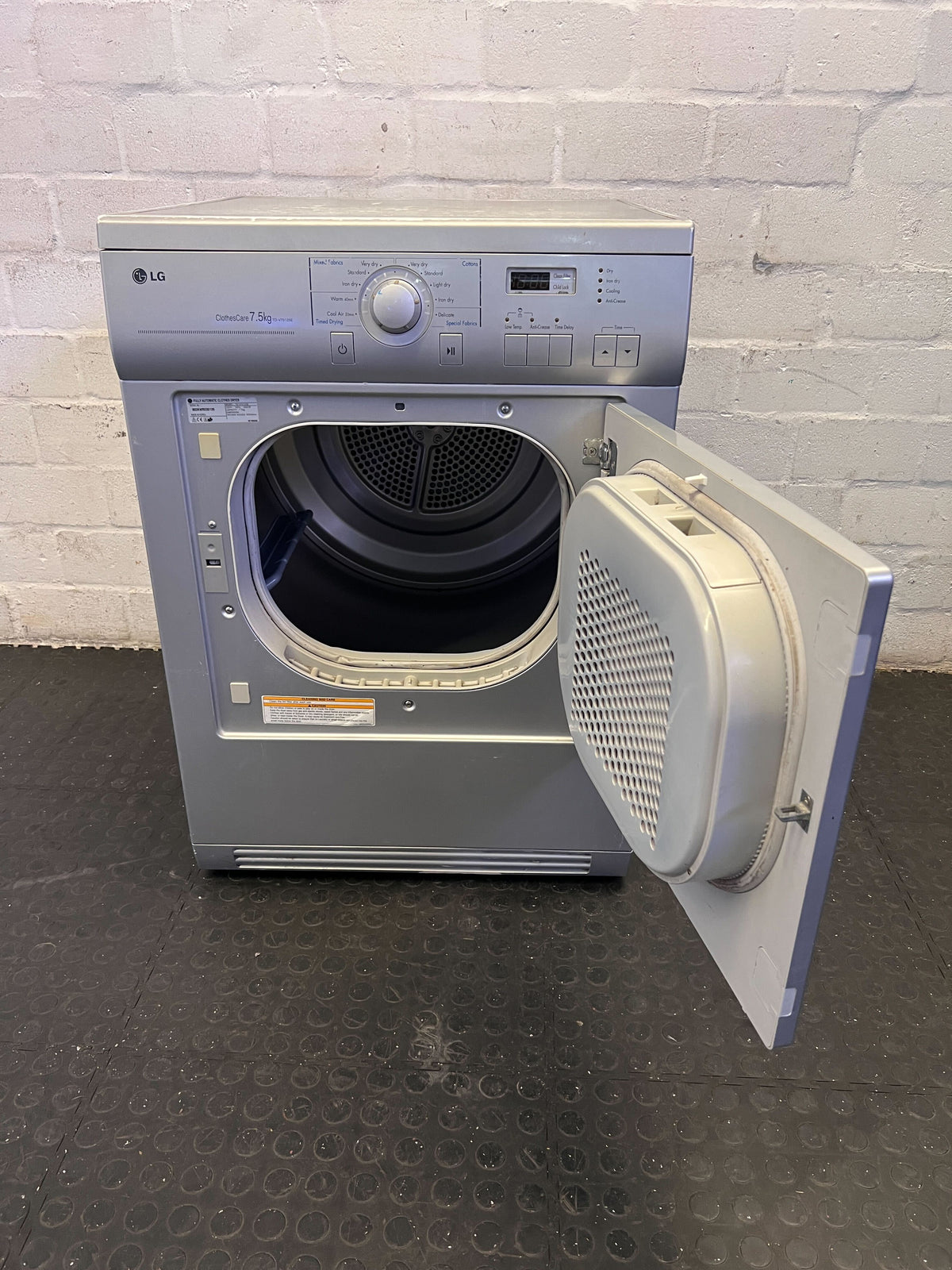 LG ClothesCare 7.5kg Tumble Dryer - Starts Immediately upon plugging In and stops only when Unplugged - REDUCED
