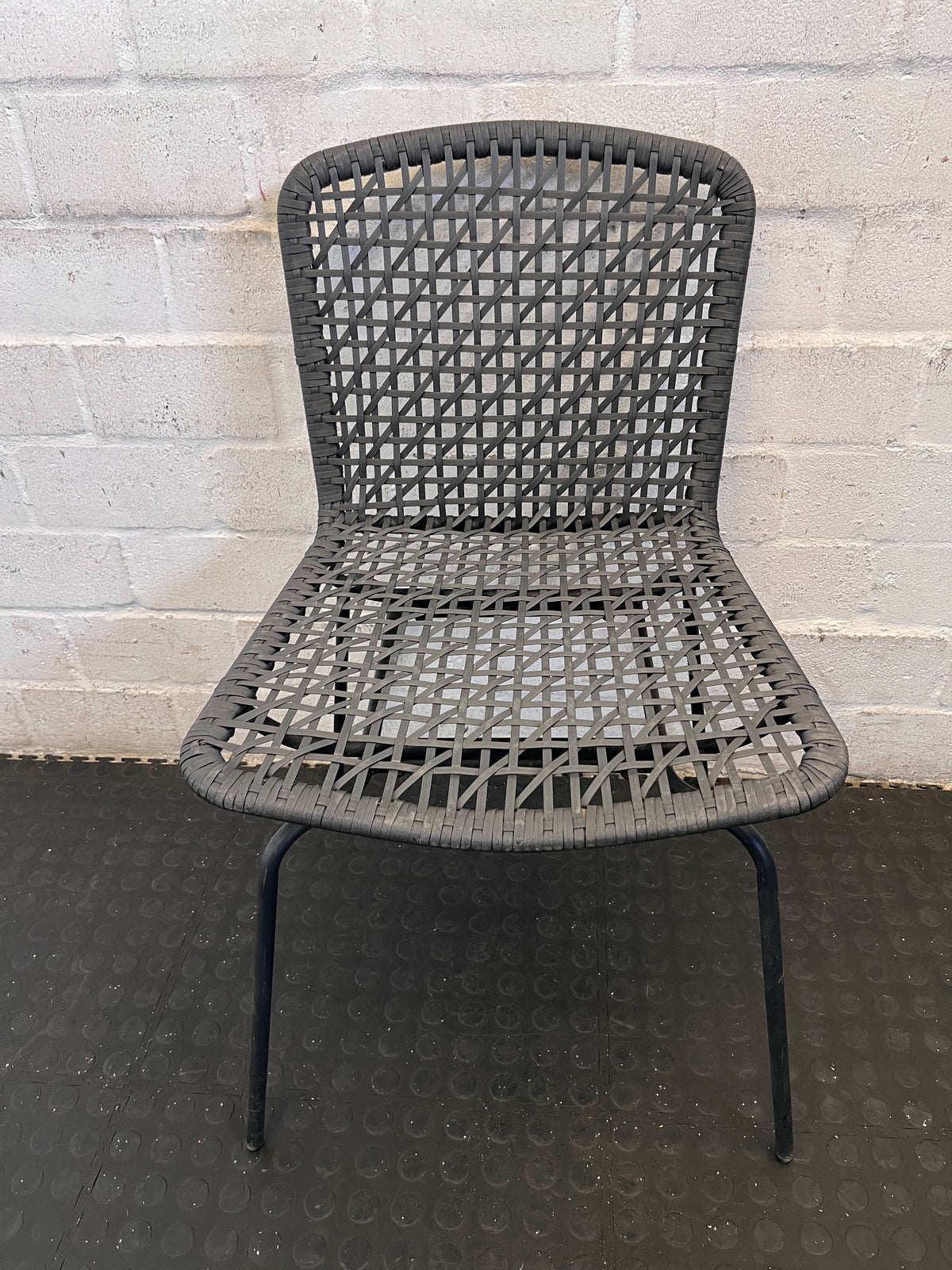 Stylish Grey Woven Indoor/Outdoor Chair