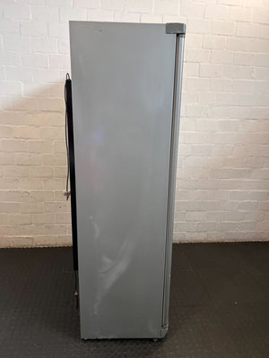 Sleek Silver Double Door Fridge Freezer - Faulty Freezer. Some rusting on the bottom