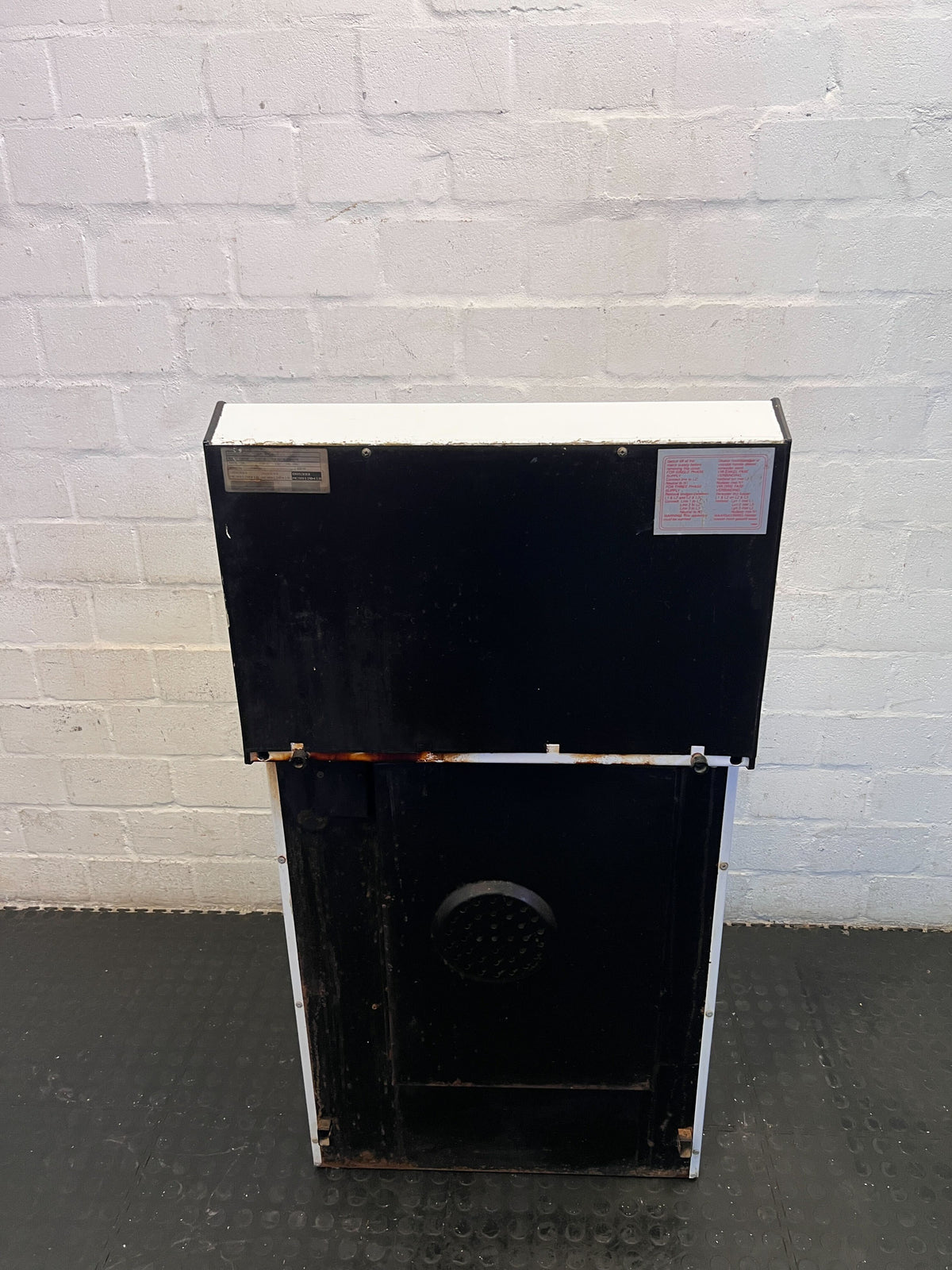 Defy Classic White Electric Stove with Oven - Some rusting on plates