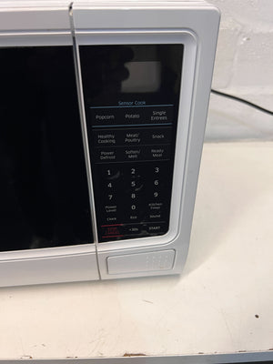 Samsung White Microwave Oven with Minor Scratches - REDUCED