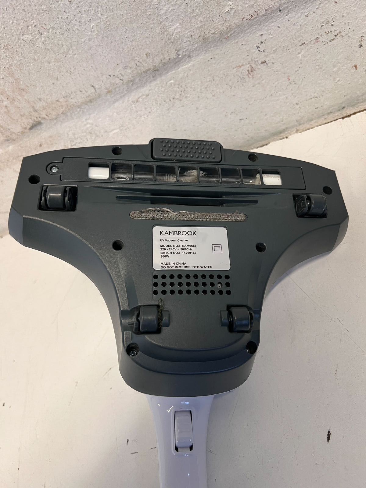 Versatile White Handheld Steam Cleaner – Like New Condition - 2ndhandwarehouse.com