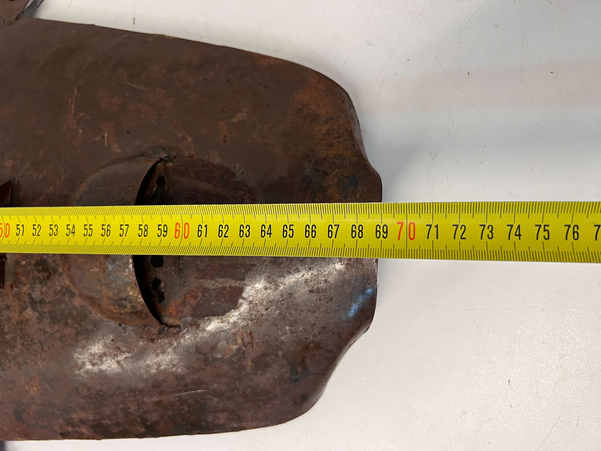 Vintage African Tribal Mask - Handcrafted Metal Décor Piece 🦁