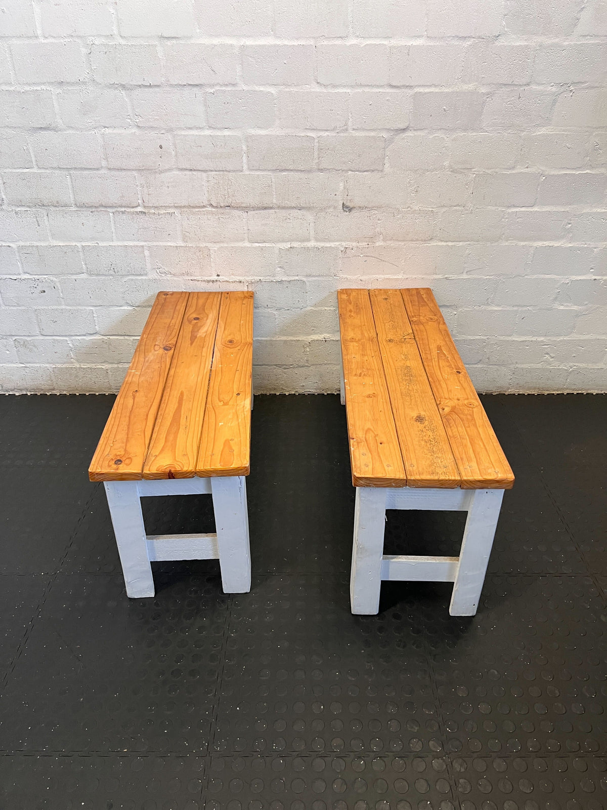 Rustic Two-Tone Wooden Bench - Versatile Seating