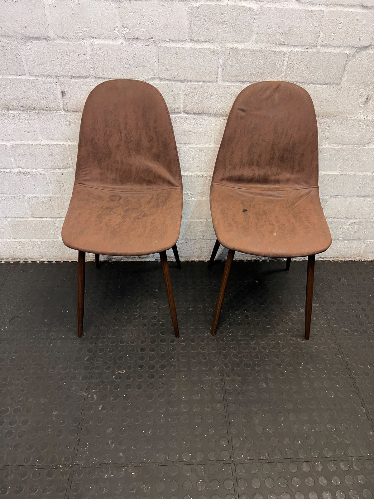 Stylish Brown Vintage Dining Chair with Mid-Century Design - PRICE DROP