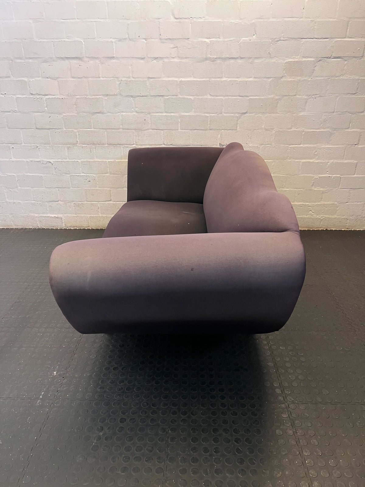 Chic Wavy Purple Loveseat - Visible damages - 2ndhandwarehouse.com