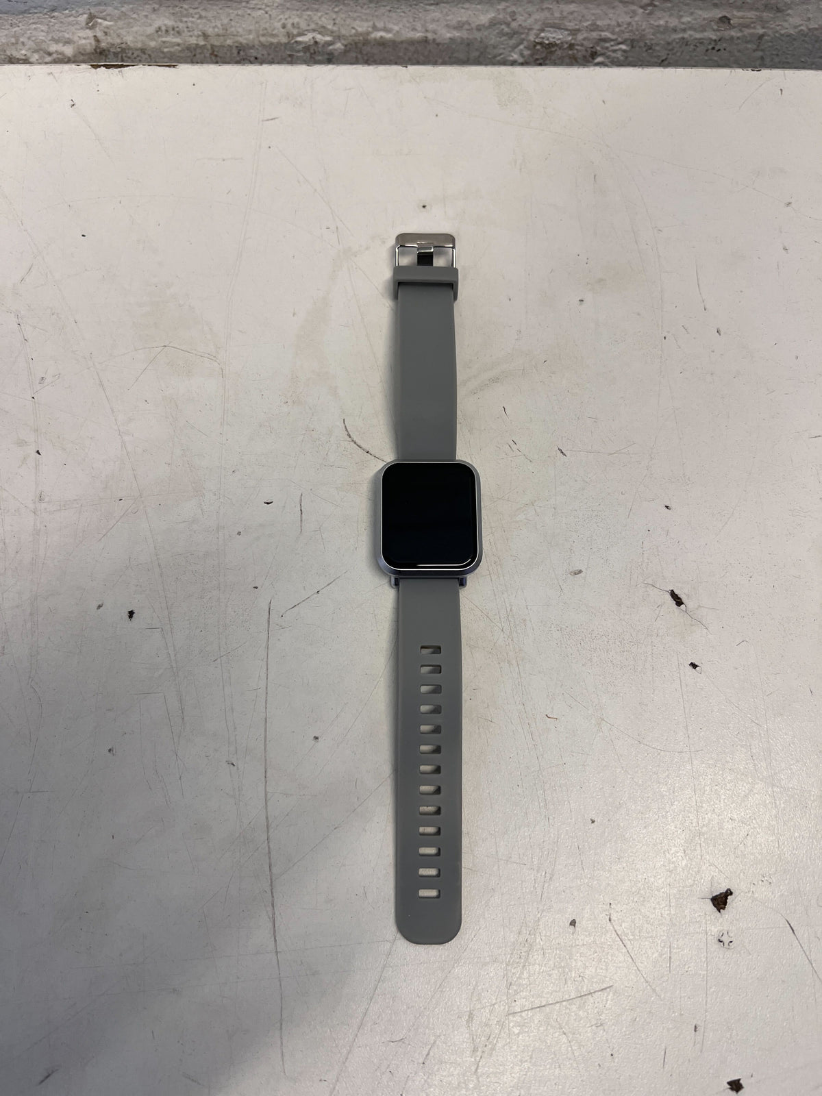 Sleek Grey Smartwatch - Fitness Tracker & Daily Companion - 2ndhandwarehouse.com
