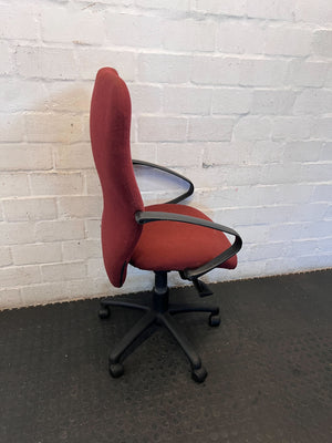 Comfortable Red Swivel Office Chair