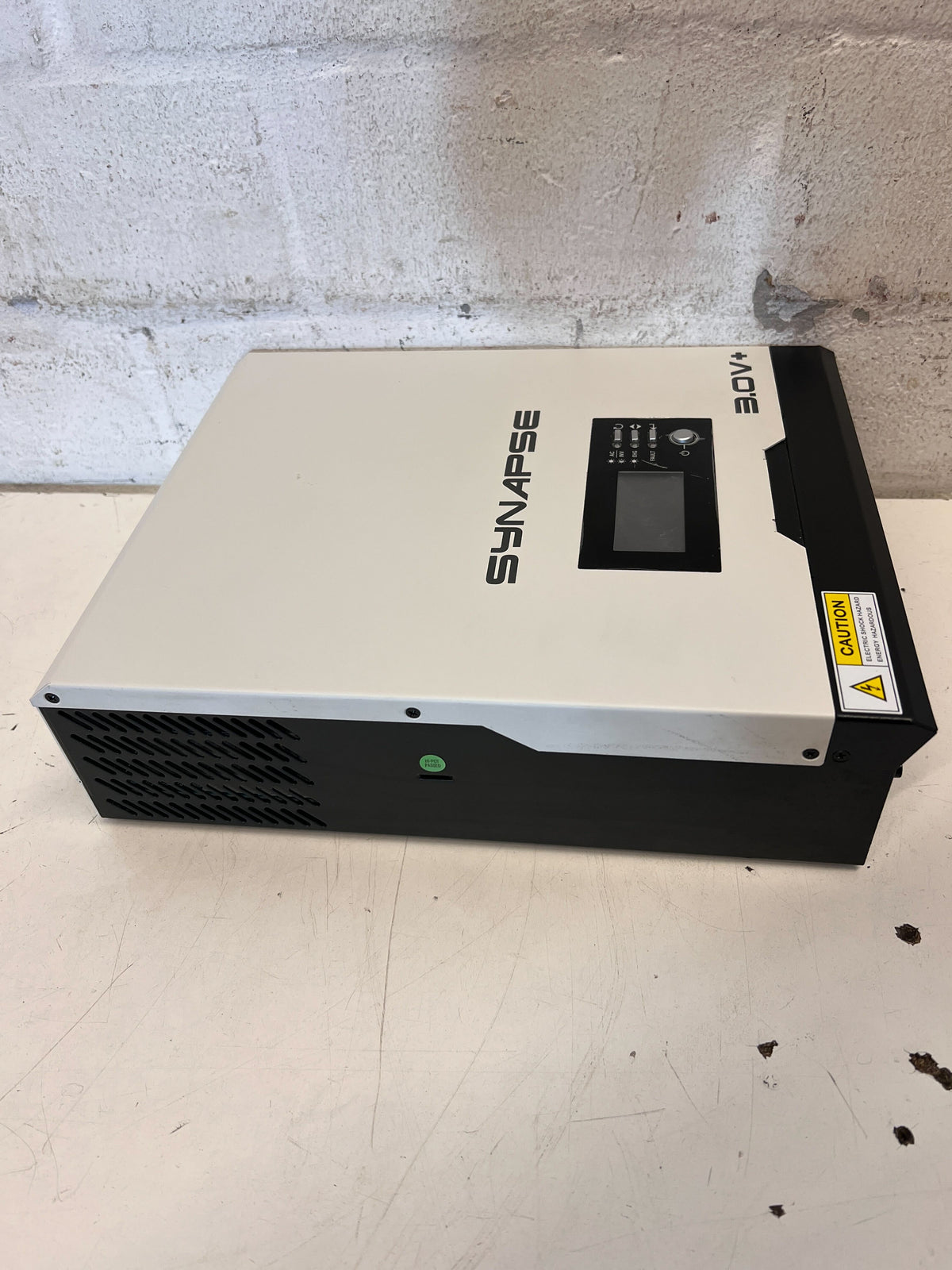 Synapse 3.0V+ Energy Inverter - Reliable Power Solution - 2ndhandwarehouse.com